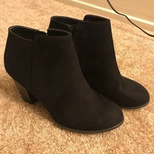 Cute booties, like new!